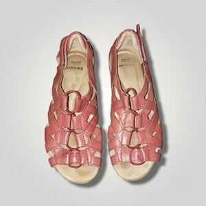 Earth Origins Sandals Size 6 M regal red Belle Bridget
